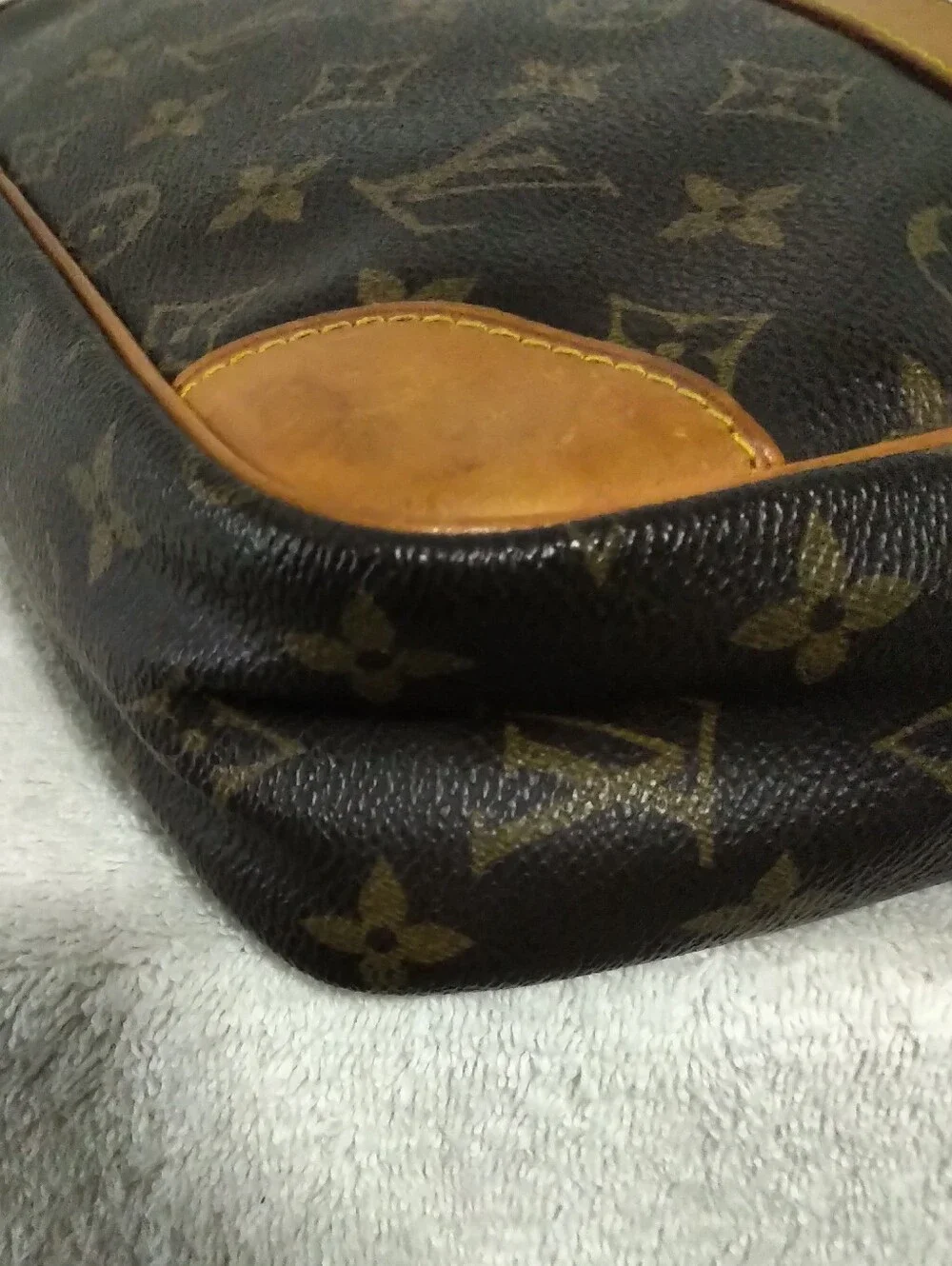 Authentic Louis Vuitton Monogram Compiegne 28 Clutch/ Tolietry Bag